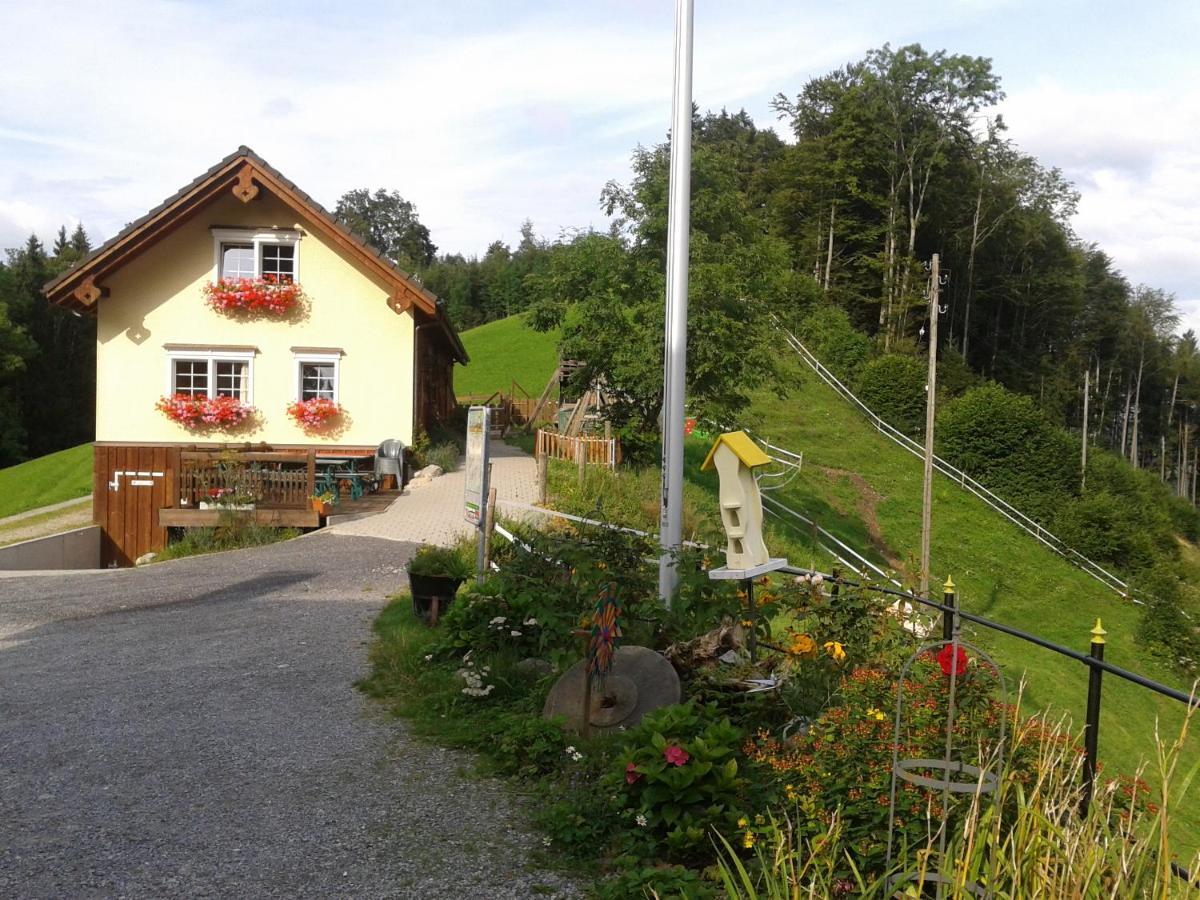 Gasthaus Fuchsacker Degersheim ภายนอก รูปภาพ
